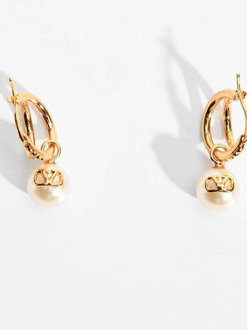 V Logo Pearl Embellished Metal Earrings Gold - VALENTINO - BALAAN 1