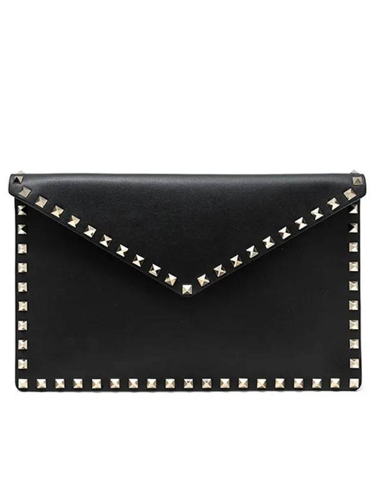 Envelope Rockstud Clutch Bag Black - VALENTINO - BALAAN.