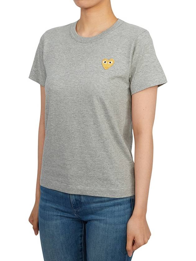 Women's Small Gold Heart Wappen Short Sleeve T-Shirt P1 T215 3 Gray - COMME DES GARCONS PLAY - BALAAN 3