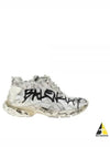 Runner Graffiti Low Top Sneakers White - BALENCIAGA - BALAAN 2