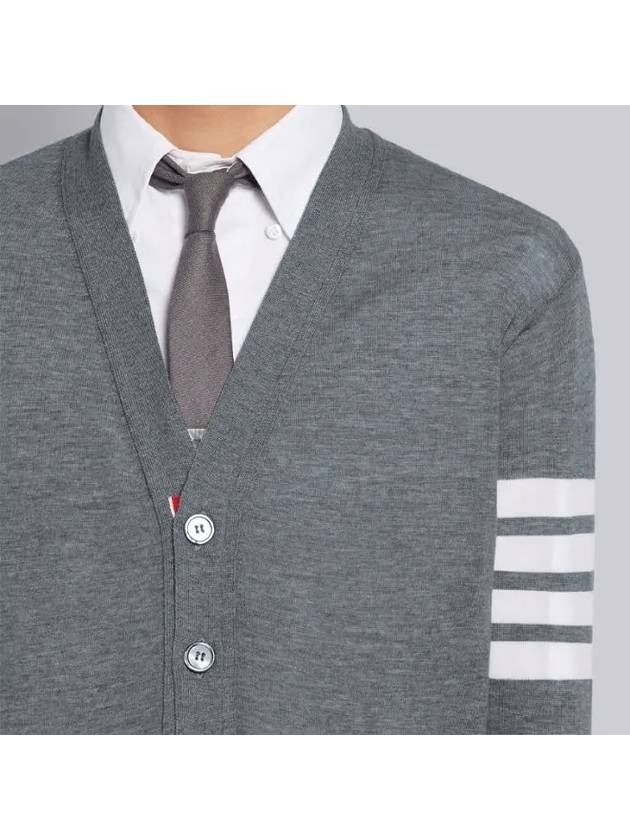 Men's Sustainable Classic Diagonal Wool Cardigan Pale Grey - THOM BROWNE - BALAAN 3