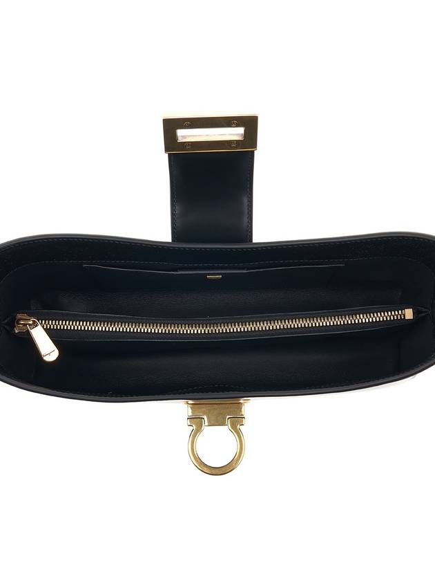 Trifolio Shoulder Bag Black - SALVATORE FERRAGAMO - BALAAN 11