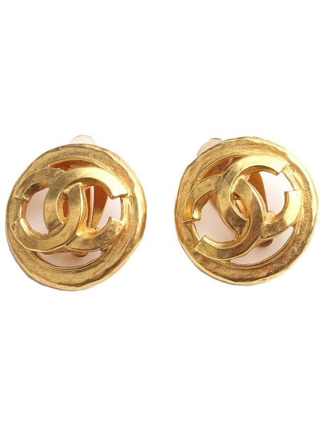 Vintage gold round CC logo clip on earrings - CHANEL - BALAAN 1