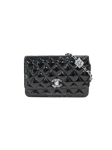 CC Logo Charm Chain Leather Cross Bag Black - CHANEL - BALAAN 1