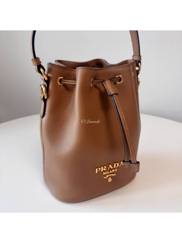 Vitello Phoenix Gold-Plated Logo Leather Bucket Bag Brown - PRADA - BALAAN 8