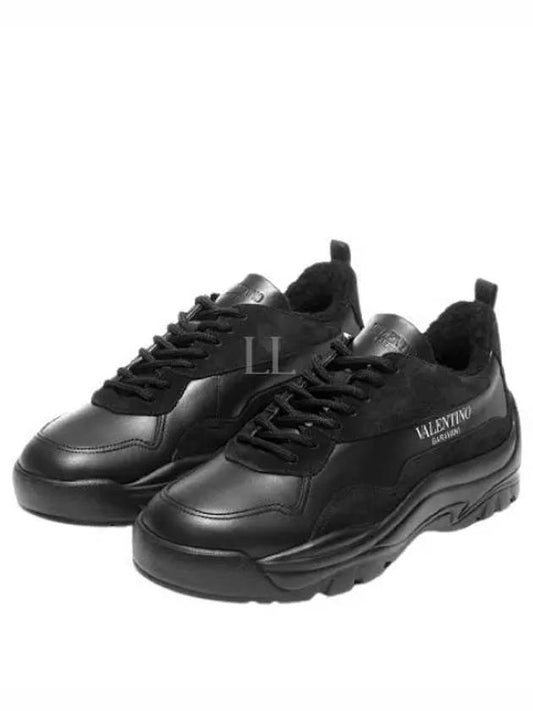 Men's Gumboy Low Top Sneakers Black - VALENTINO - BALAAN 2