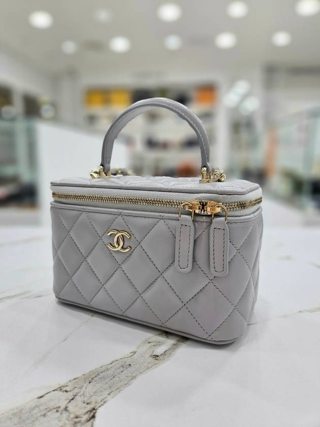 Vanity Lambskin Small Top Handle Cross Bag AP2199 - CHANEL - BALAAN 3