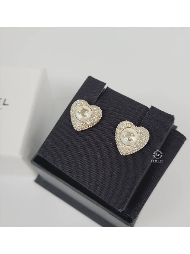 CC Heart Pearl Cubic Earrings White Gold - CHANEL - BALAAN 9