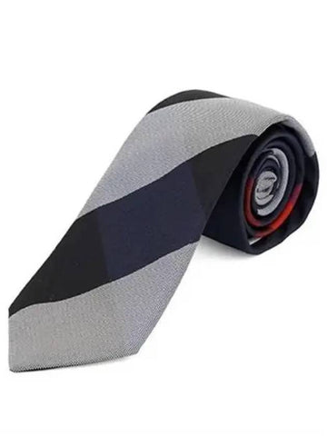 Classic Cut Exaggerated Silk Tie 271644 - BURBERRY - BALAAN 1