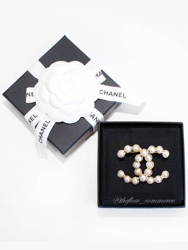 CC logo pearl brooch ABD237 B16671 NY009 - CHANEL - BALAAN 1