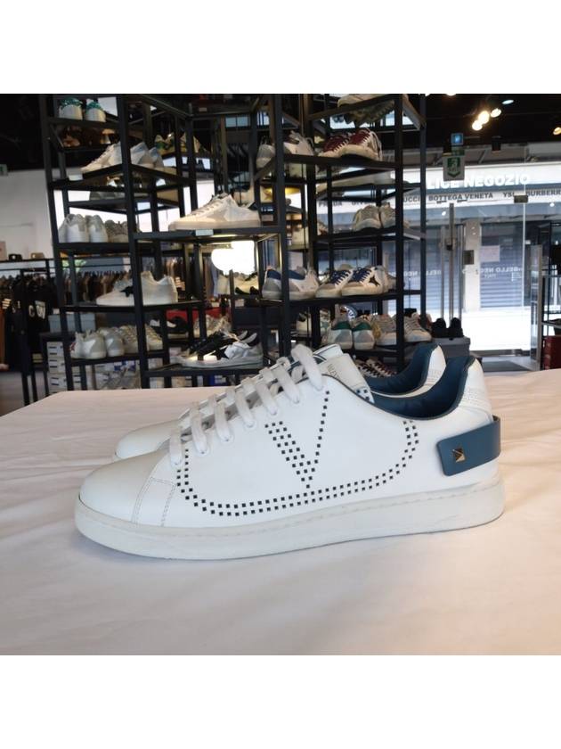 Men's V Logo Backnet Low Top Sneakers White Blue - VALENTINO - BALAAN 2