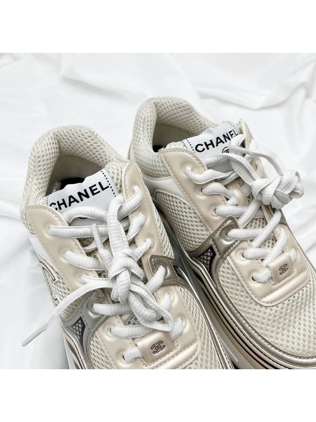 Women CC Logo Fabric Laminated Low Top Sneakers Silver Ivory - CHANEL - BALAAN 4