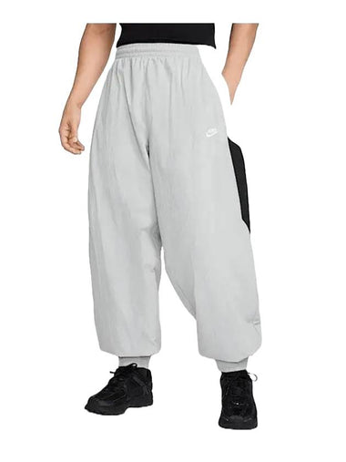 Club Woven Track Pants Light Smoke Grey - NIKE - BALAAN 1