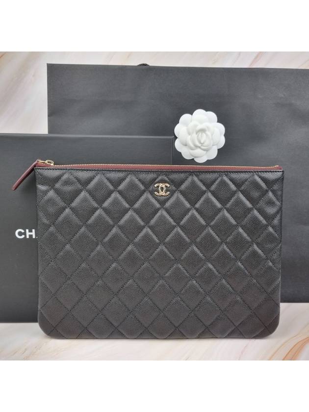 Medium Classic Clutch Bag Caviar Leather & Gold Black - CHANEL - BALAAN 2