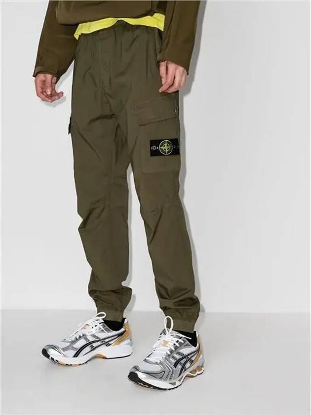 Men's Wappen Patch Pocket Cargo Straight Pants Khaki - STONE ISLAND - BALAAN 3