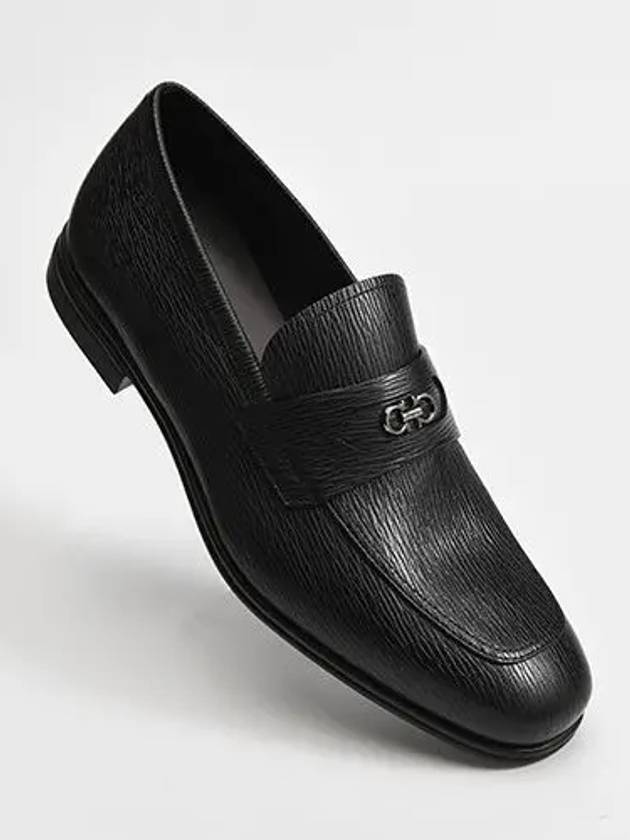 Salvatore Gancini Ornament Moccasin Loafers - SALVATORE FERRAGAMO - BALAAN.