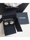 Women's CC Logo Heart Pearl Gold Earrings Pearly White - CHANEL - BALAAN 5