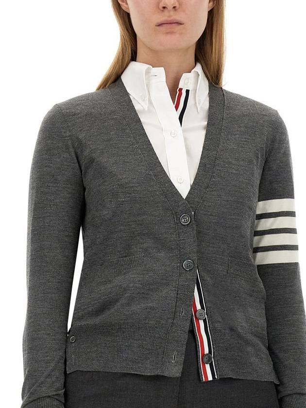 Sustainable Fine Merino Wool 4-Bar Relaxed Fit V-Neck Cardigan Medium Grey - THOM BROWNE - BALAAN 5