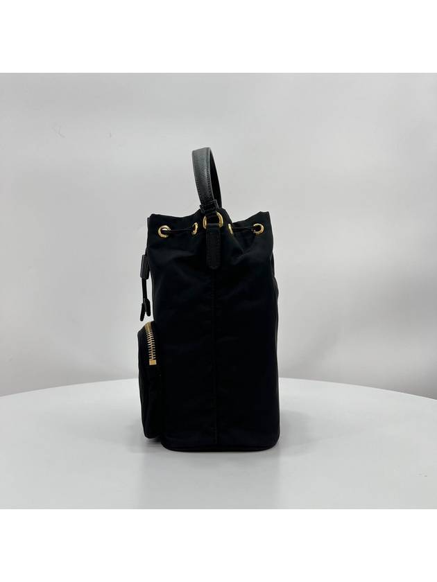 Triangle logo nylon tesuto bucket bag black - PRADA - BALAAN 7