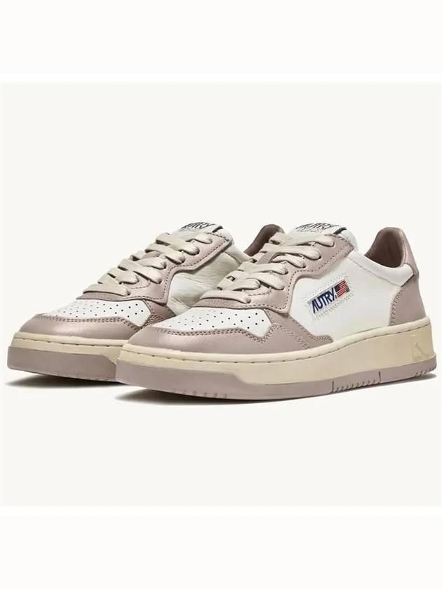 Women's Medalist Bi-Color Low-Top Sneakers Beige - AUTRY - BALAAN 3