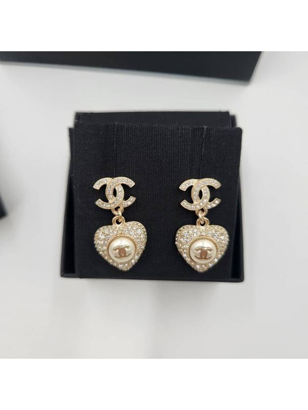 CC Logo Heart Drop Cubic Pearl Earrings Silver - CHANEL - BALAAN 2