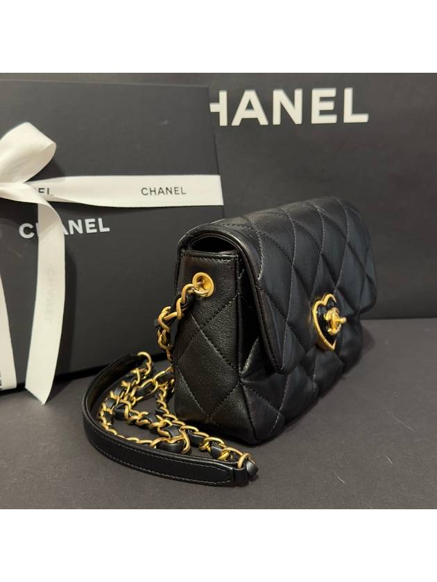 Heart CC Lambskin Turnlock Black Flap Bag Gold Plated - CHANEL - BALAAN 3