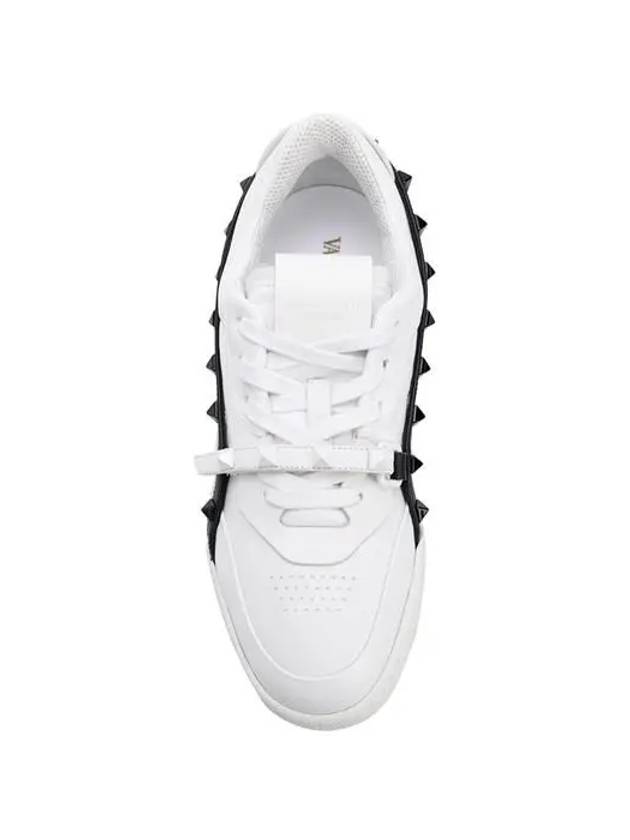 Rockstud Armor low-top sneakers white - VALENTINO - BALAAN.