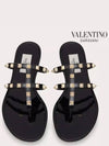 Rockstud Flat Rubber Flip Flops Black - VALENTINO - BALAAN 3