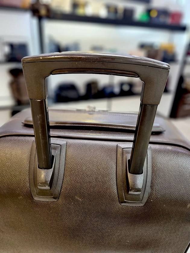 Taiga Pegase Leger55 Rolling Travel Suitcase - LOUIS VUITTON - BALAAN 3