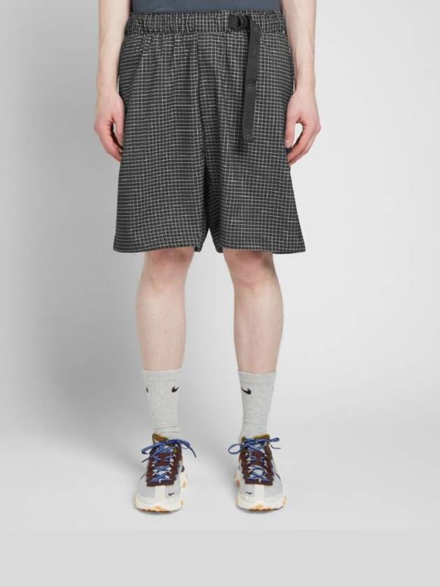 01AR1584010Tech Pack Woven Short PantsBlack Grid - NIKE - BALAAN 2