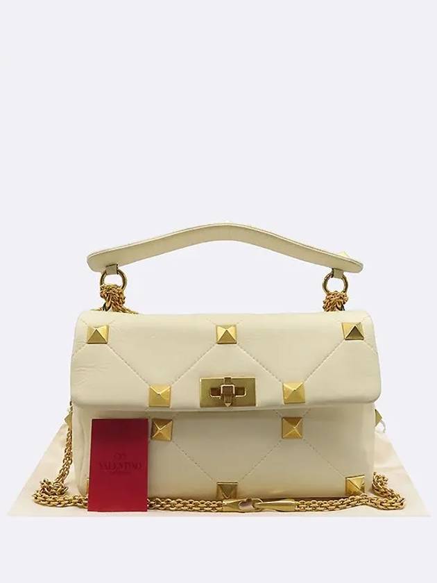 2W2B0I60BSF Ivory leather gold Roman stud Garavani L size tote bag shoulder strap - VALENTINO - BALAAN 1