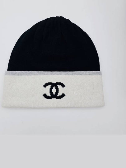 Beanie Winter Hat White Black Unisex AAA629 - CHANEL - BALAAN 2