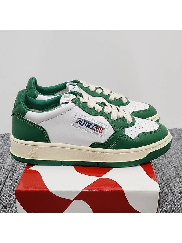 Women's Medalist Green Tab Leather Low Top Sneakers White - AUTRY - BALAAN 3