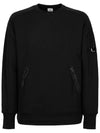 Men's Diagonal Lens Wappen Crew Neck Sweatshirt Black - CP COMPANY - BALAAN 2