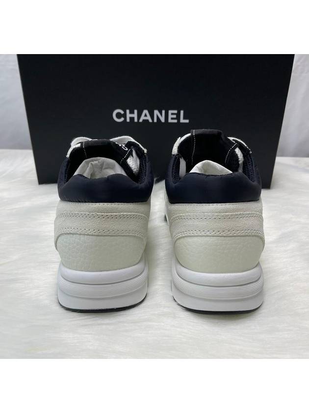 CC logo white women s sneakers - CHANEL - BALAAN 4