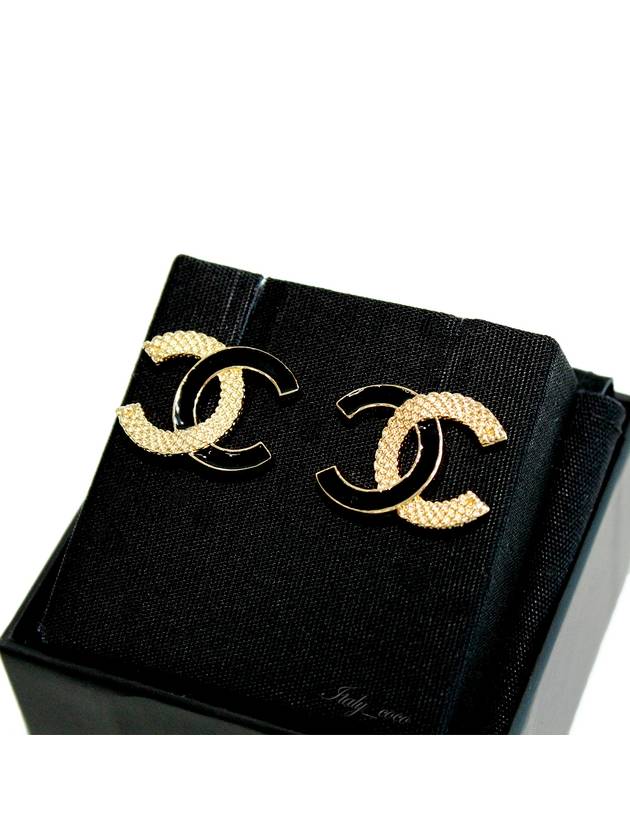 CC Logo Vintage Gold Black Metal Earrings ABC944 B16086 NW195 - CHANEL - BALAAN 9