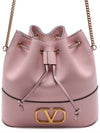 V Logo Chain Bucket Bag Baby Pink - VALENTINO - BALAAN 3