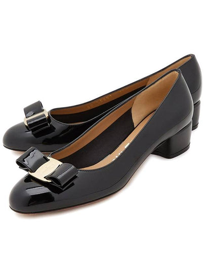 Vara Bow Patent Pumps Black - SALVATORE FERRAGAMO - BALAAN 2