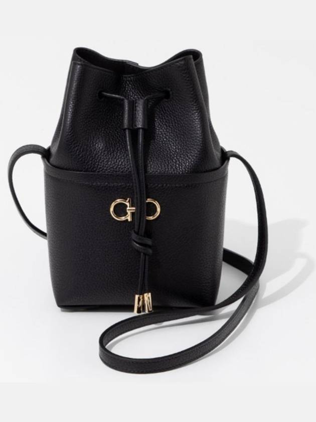 Gancini Mini Bucket Bag Black - SALVATORE FERRAGAMO - BALAAN 4