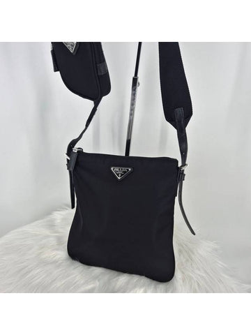 Triangular logo nylon tesuto cross bag black 2vh124 - PRADA - BALAAN 1