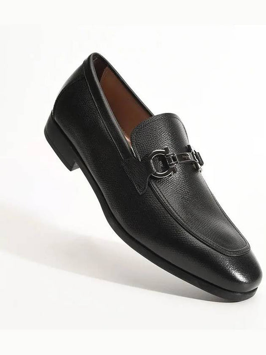 740672 Gancini textured shoes black - SALVATORE FERRAGAMO - BALAAN 1