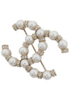 CC Logo Pearl Crystal Brooch Gold - CHANEL - BALAAN 4