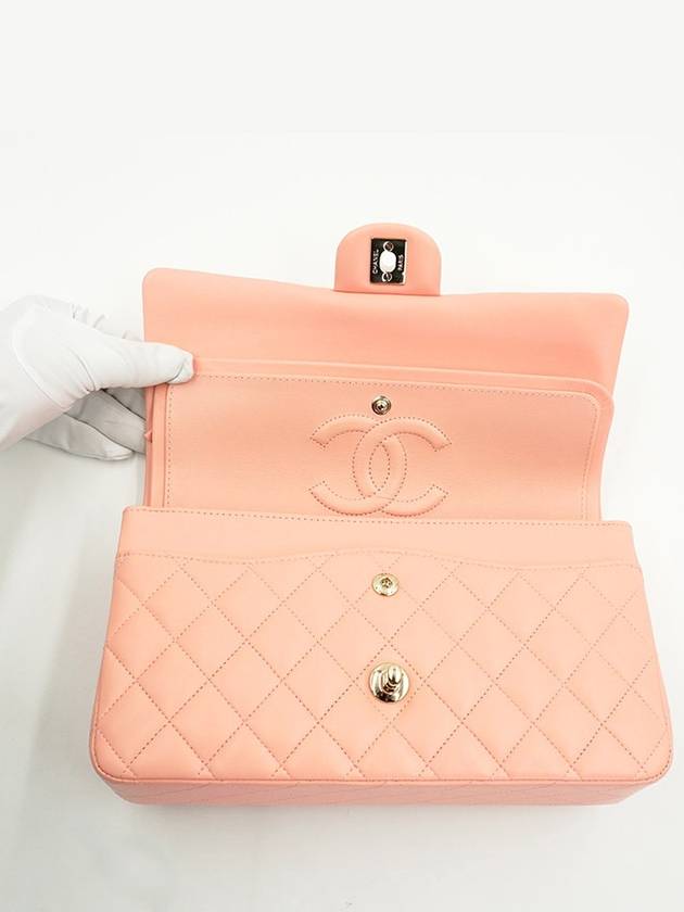 Women s Classic Flap Bag Medium - CHANEL - BALAAN 25