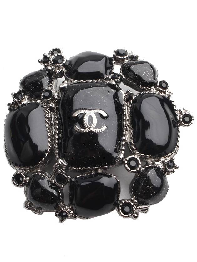 Black enamel CC brooch - CHANEL - BALAAN 1