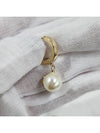 V Logo Pearl Drop Earrings Gold - VALENTINO - BALAAN 10