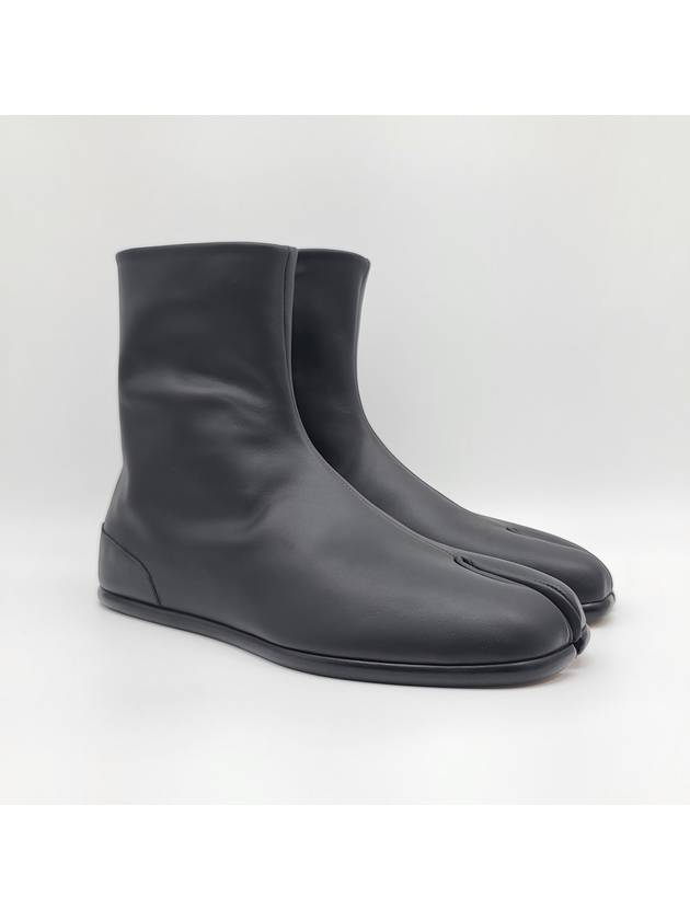 Tabi Flat Ankle Boots Black - MAISON MARGIELA - BALAAN.