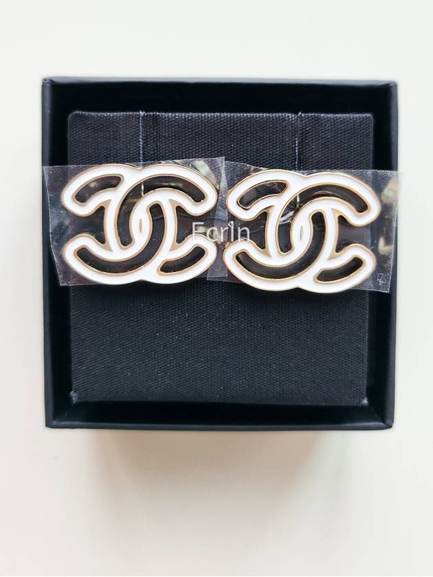 CC Logo Earrings Gold White ABD873 - CHANEL - BALAAN 3