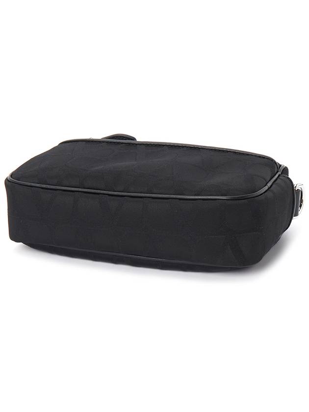 Tech Fabric Shoulder Bag Black - VALENTINO - BALAAN 5
