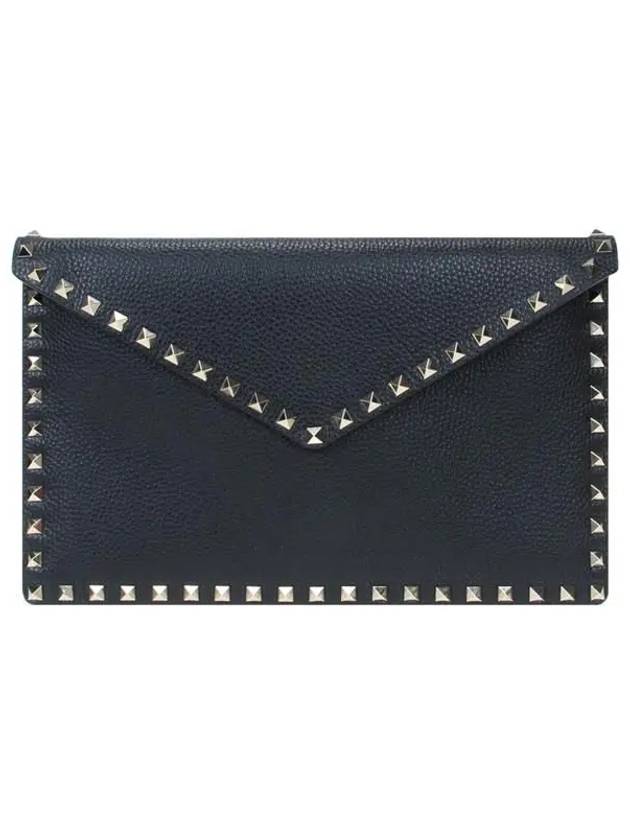 Rockstud Envelope Clutch Bag Black - VALENTINO - BALAAN 2