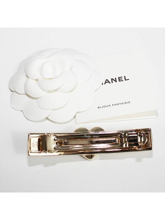 Women's CC Inheart Hairpin Gold - CHANEL - BALAAN 6